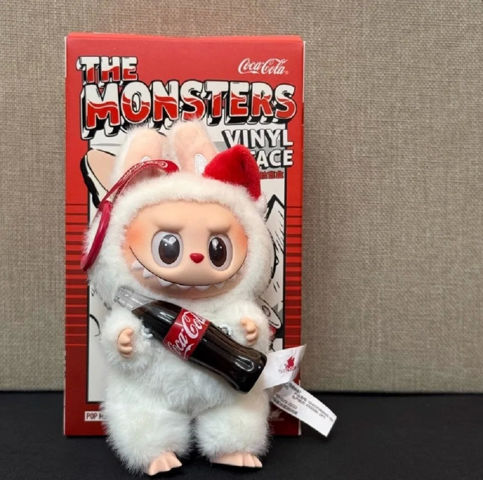 Brinquedo Pelúcia Miniatura Labubu Coca-Cola