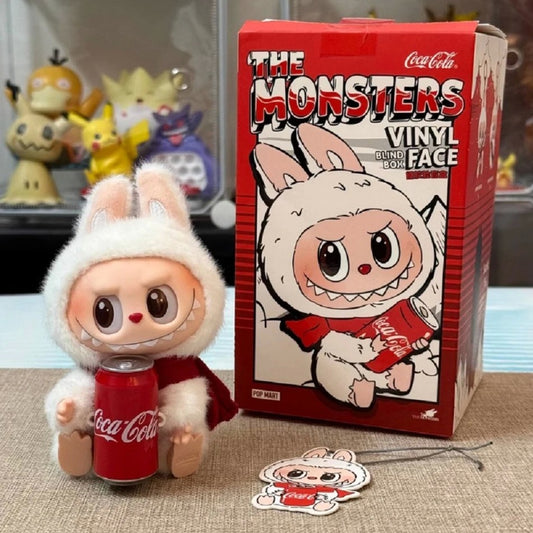 Brinquedo Pelúcia Miniatura Labubu Coca-Cola