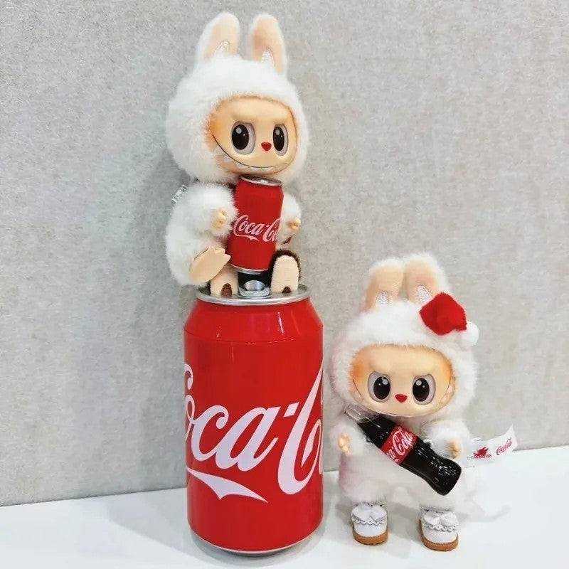 Brinquedo Pelúcia Miniatura Labubu Coca-Cola