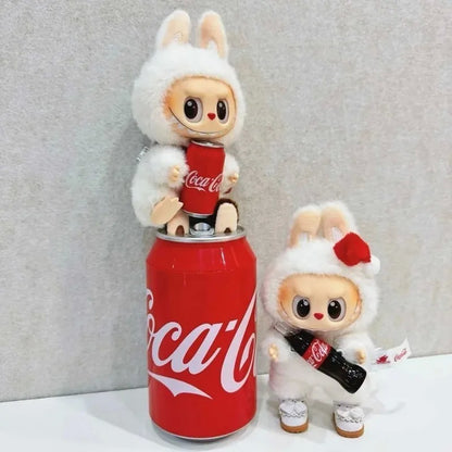 Brinquedo Pelúcia Miniatura Labubu Coca-Cola